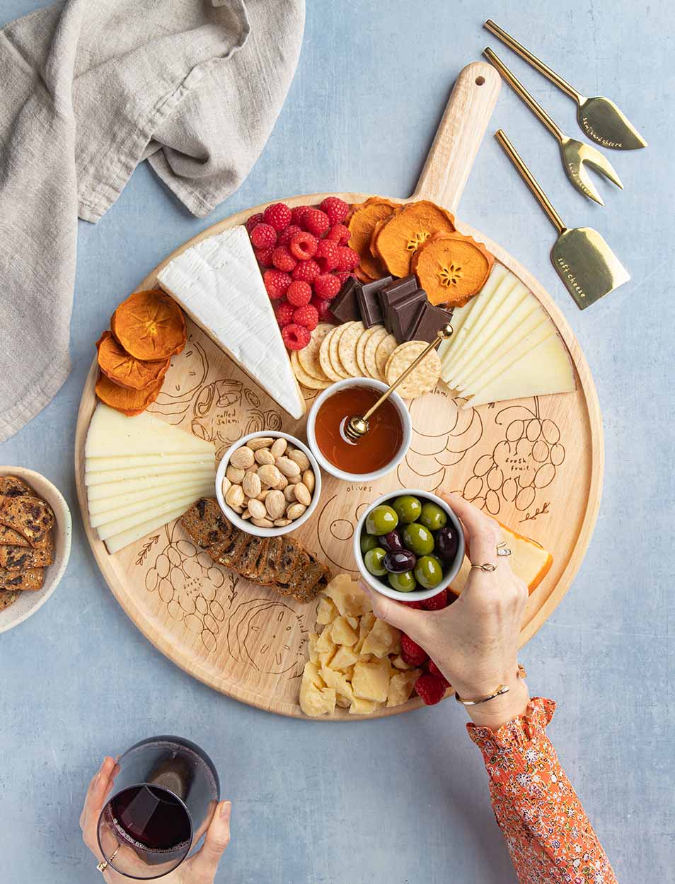 Meg Quinn Charcuterie Map Board | Round w/ Handle | 22