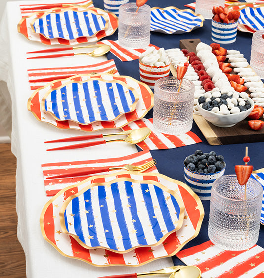 The Ultimate 4th of July Tablescape: Patriotic Confetti