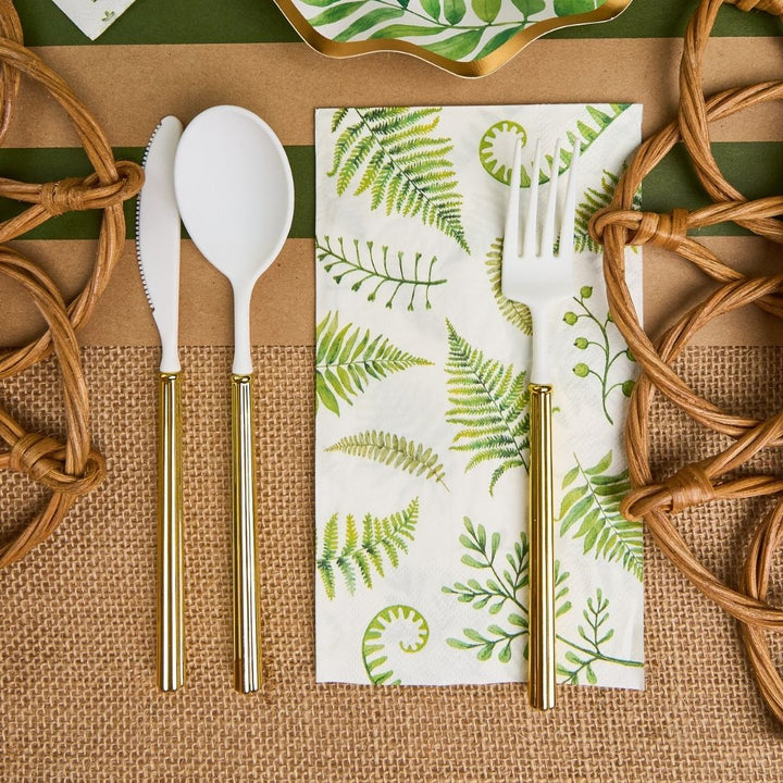 Fern & Foliage Table Setting For 8 Guests