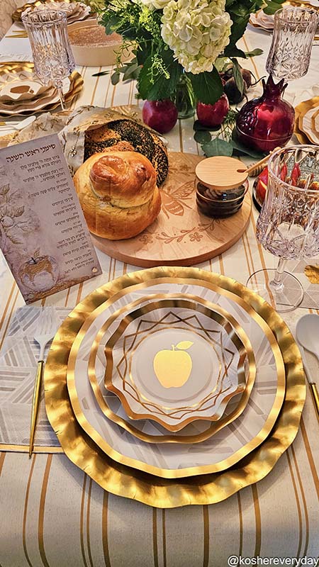 Golden Apple Table Setting