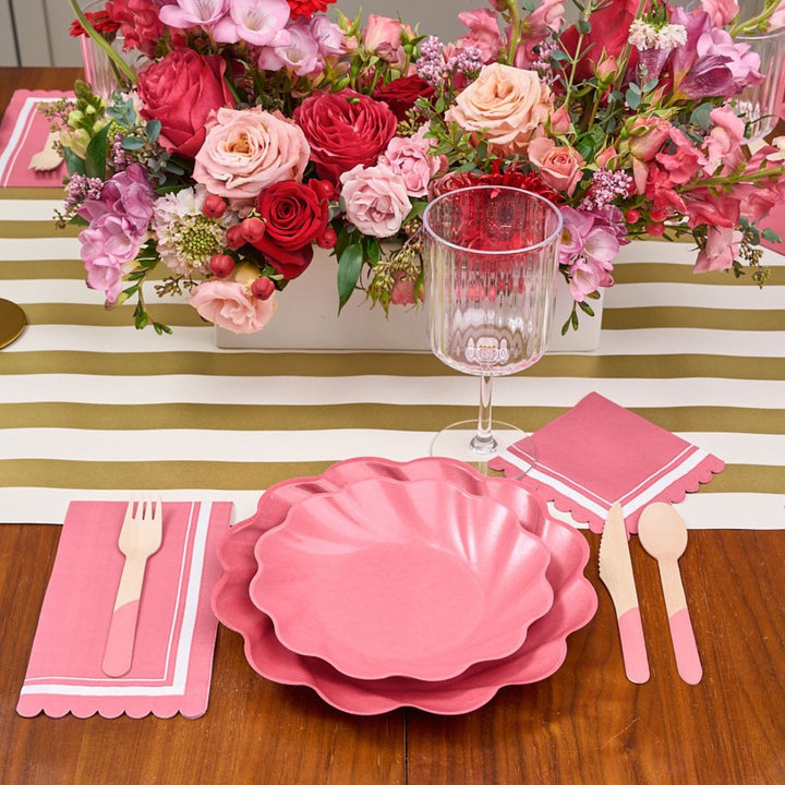 Cocktail Napkin Scalloped Edge Berry/20 pkg