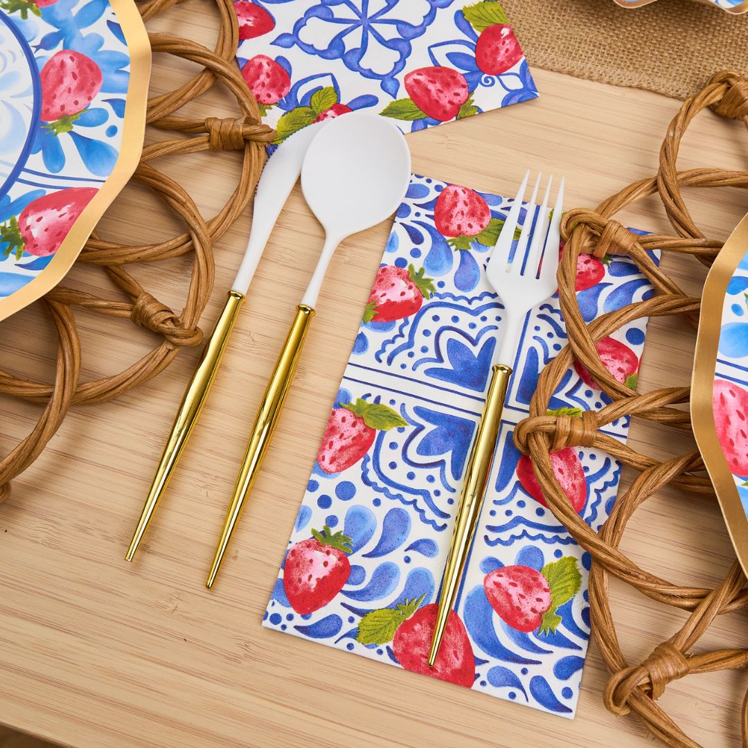 Bleu Strawberries Table Setting