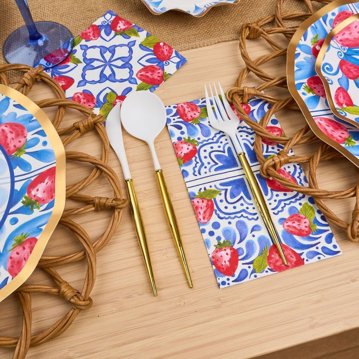 Bleu Strawberries Table Setting For 8 Guests