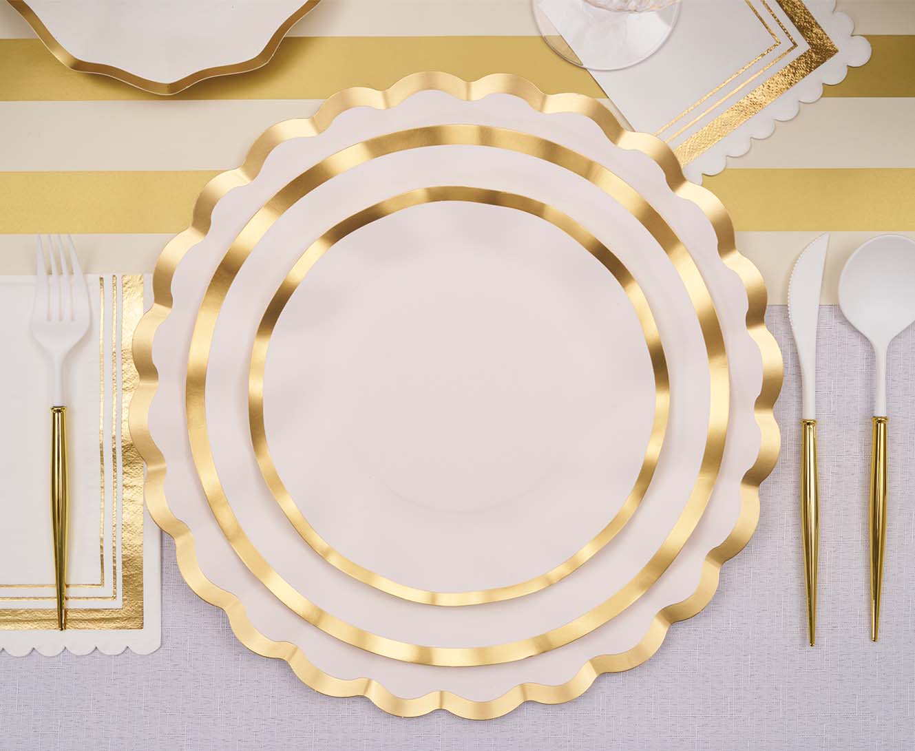 Sophistiplate White and Gold Guest Towel - Thumbnail 3