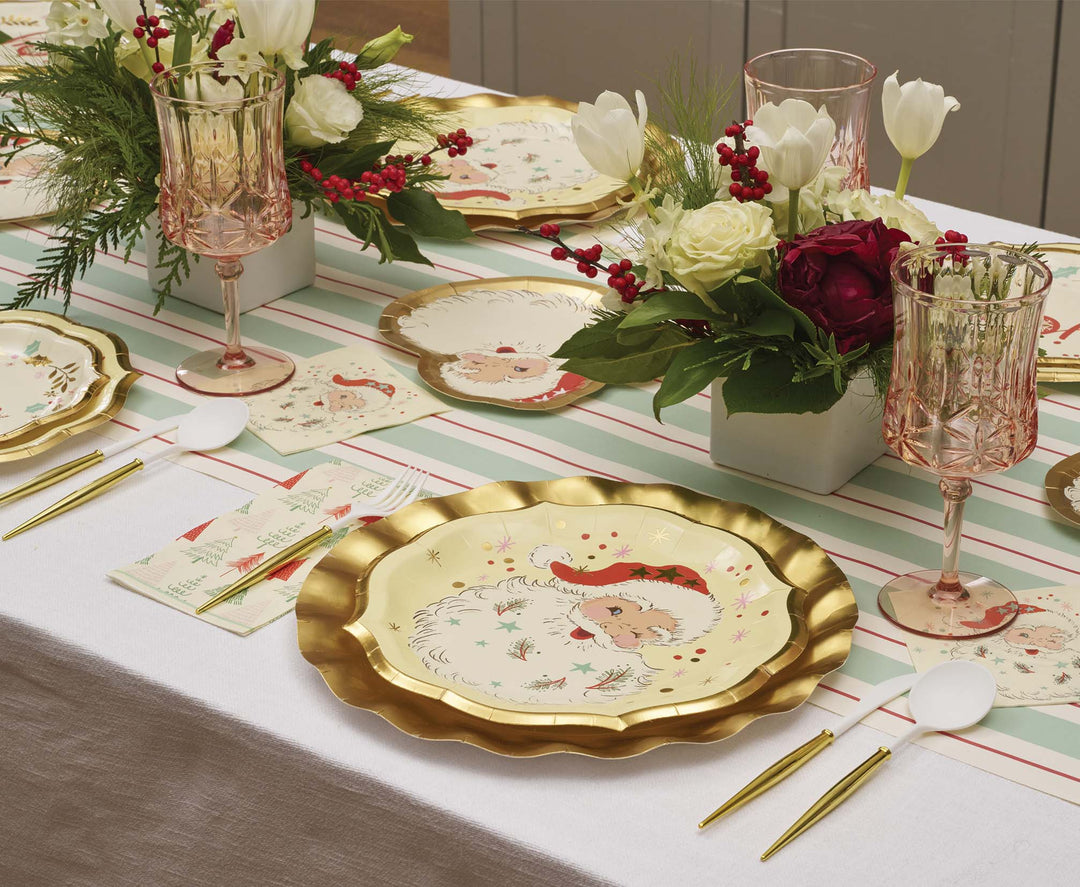 Vintage Santa Dinner Plates/8pk