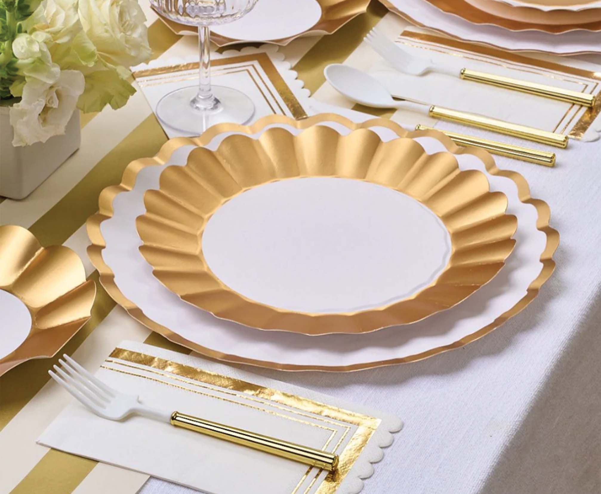 Golden Plate Tortenplatten – 5 Stück, Ø 28 Cm, Goldglänzend Aus Festem Hartpapier, Ideal Für Geburtstag & Feiern