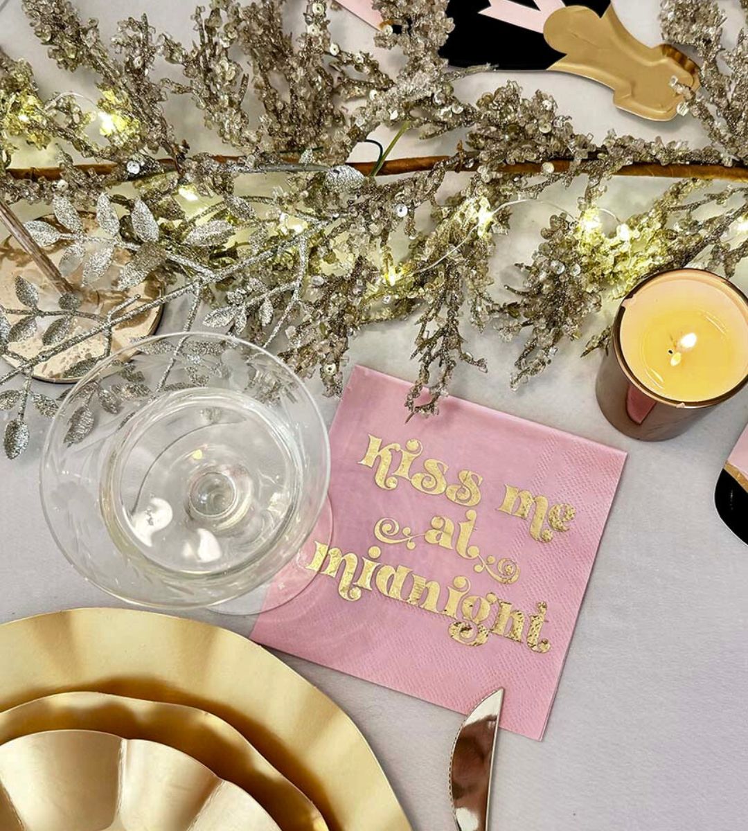 The Ultimate New Years Tablescape