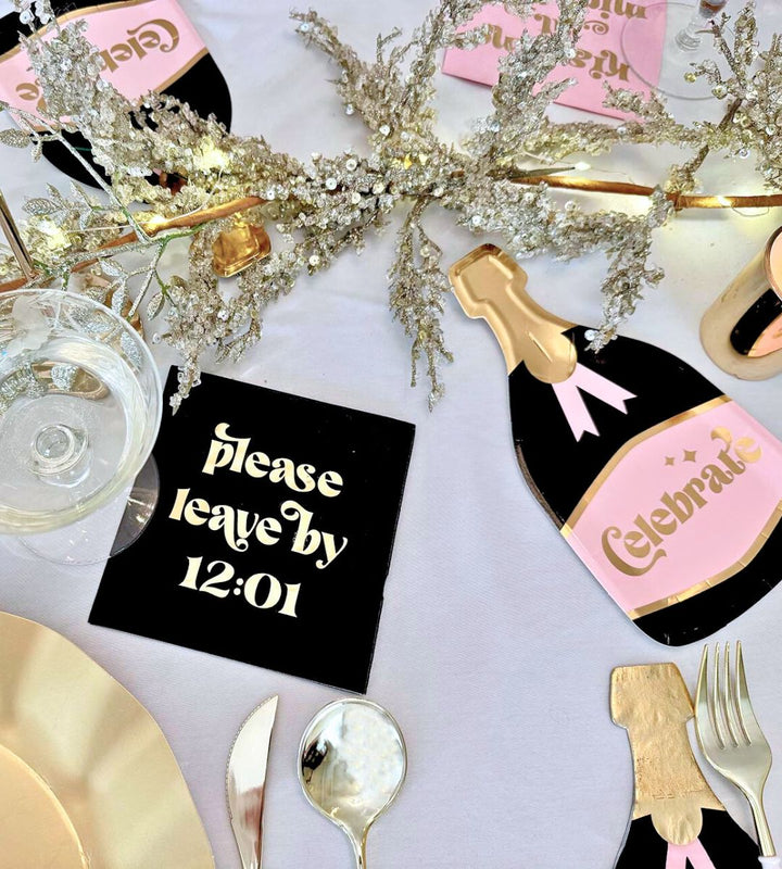 The Ultimate New Years Tablescape