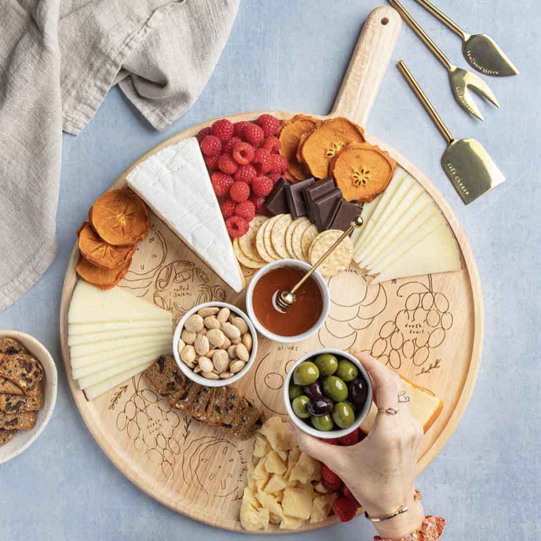 Meg Quinn Charcuterie Map Board | Round w/ Handle | 22