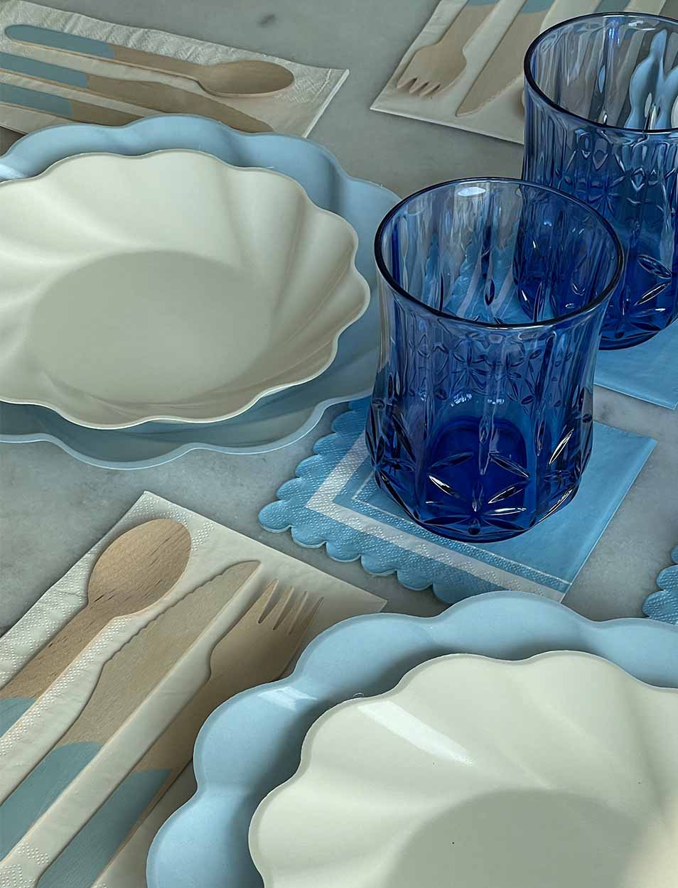 Cocktail Napkin Scalloped Edge Sky Blue/20 pkg