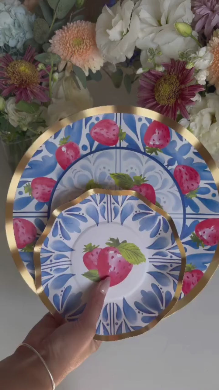 Wavy Appetizer/Dessert Bowl Bleu Strawberries - 8pkg