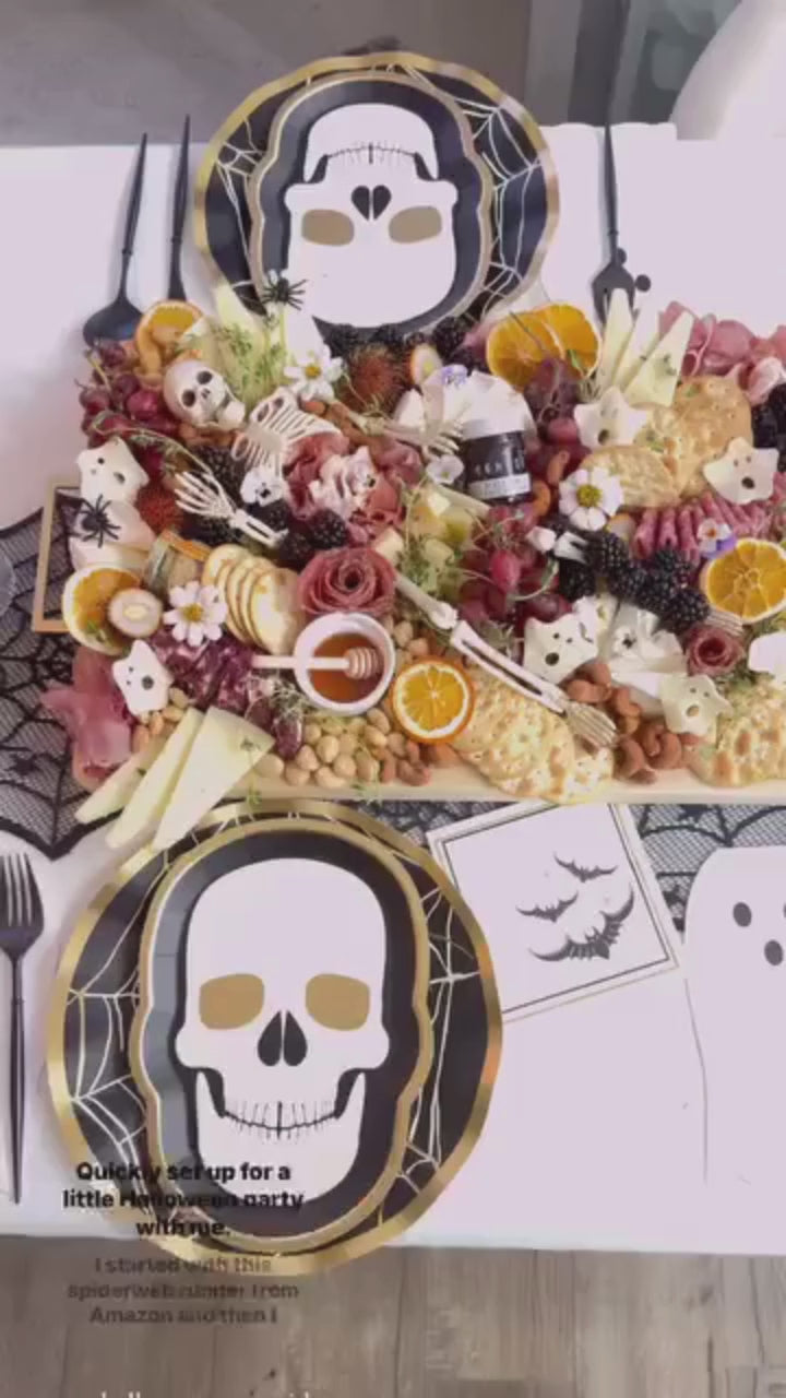 Skull Salad Plate Classic Spooky/8pk