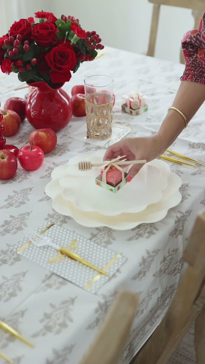 Rosh Tablescape for 16 Guests: Eco Cream Honeybee